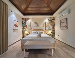 Executive Room, 1 King Bed, Garden View | 1 bedroom, premium bedding, down comforters, memory foam beds