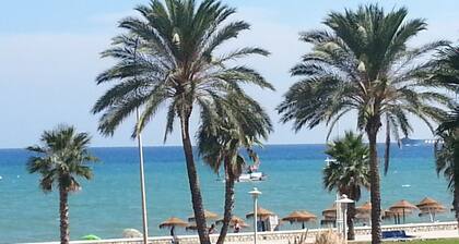 Beachfront 4bedrooms apartment free parking