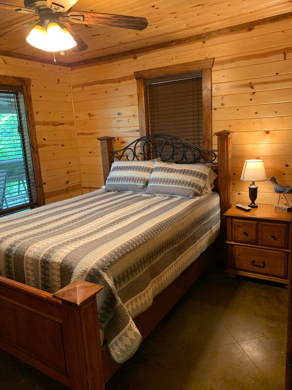 4 bedrooms, WiFi, bed sheets