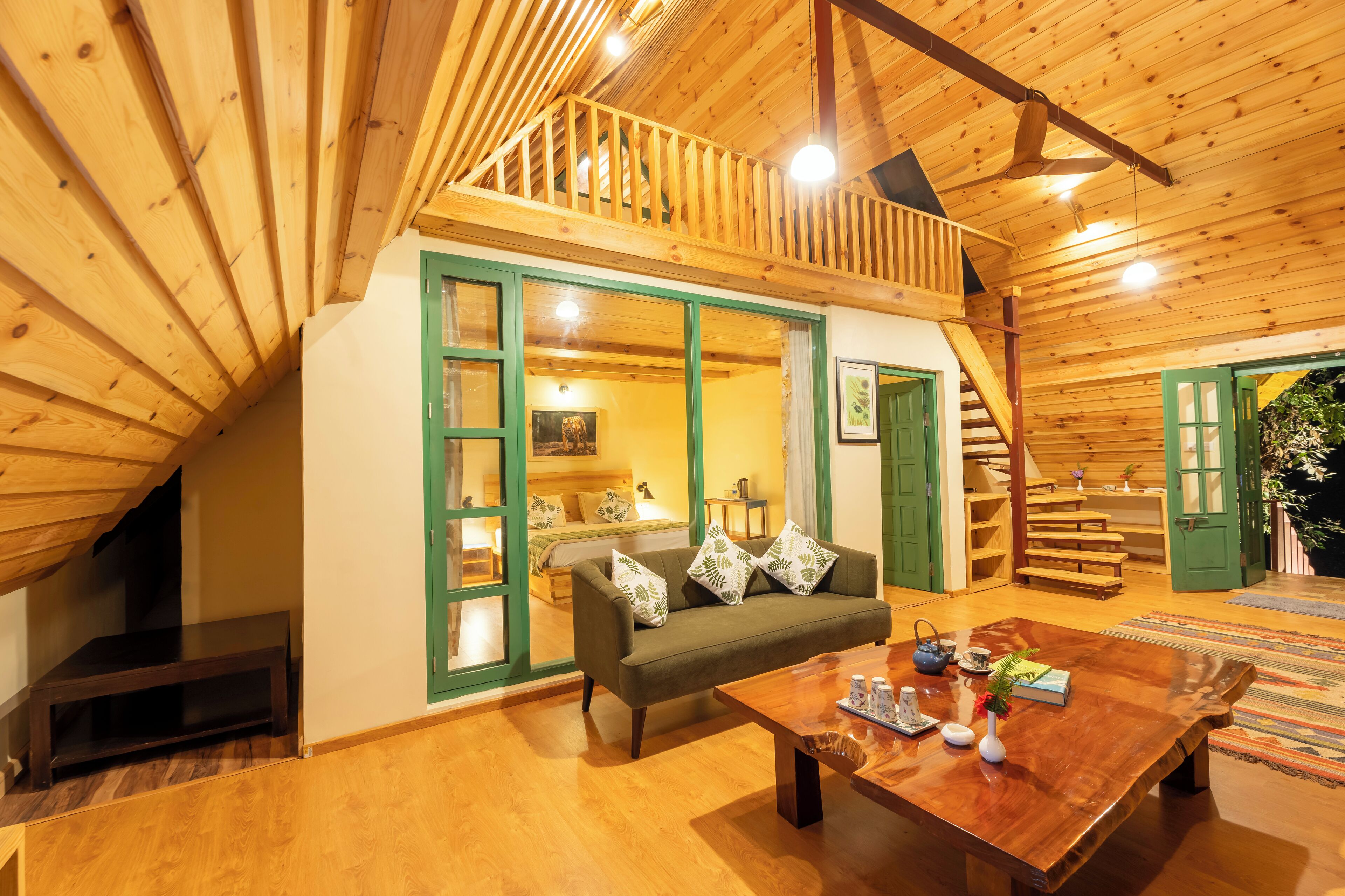 Luxury Quadruple Room | Living area