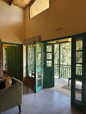 Premium bedding, in-room safe, desk, laptop workspace