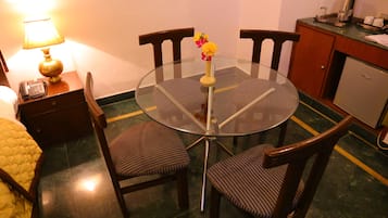 Presidential Category | In-room dining