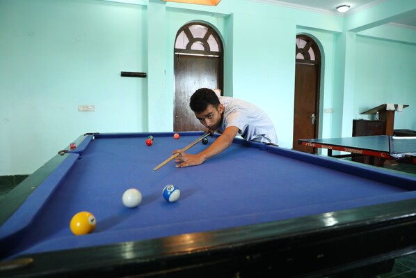 Billiards - Magsons Resorts (Chhata)