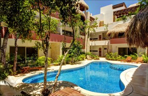 Outdoor pool, sun loungers