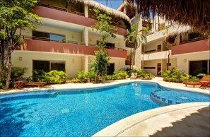 Outdoor pool, sun loungers
