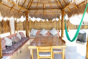 Loftsleilighet, 2 soverom | Utendørsservering