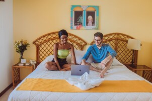 Caja de seguridad en la habitación, escritorio y wifi gratis 