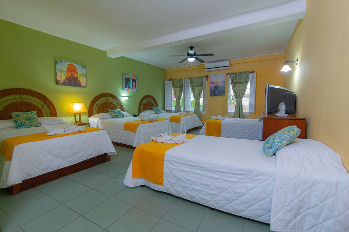 standard family room | 1 bedroom, in-room safe, desk, free wifi