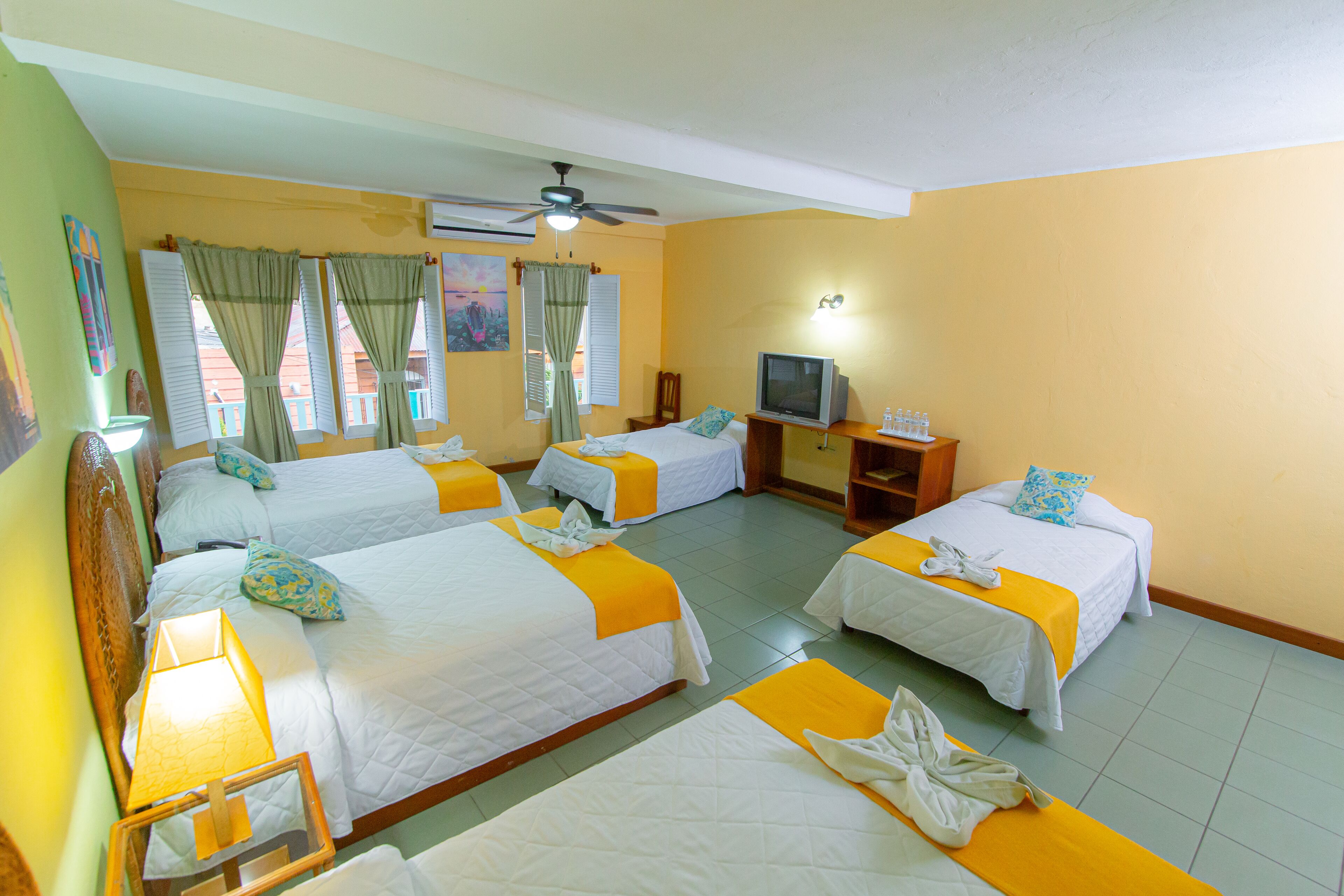 standard family room | 1 bedroom, in-room safe, desk, free wifi