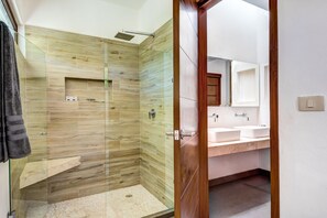 Bathroom - Villa Amore 4 bedroom house sleeps 8 (Tulum)
