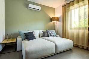 Casa, 4 habitaciones, piscina privada | 4 dormitorios, ropa de cama de alta calidad, escritorio
