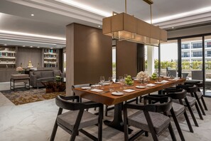 總統套房, 1 間臥室, 泳池景觀 | 埃及棉床單、高級寢具、羽絨被、Select Comfort 床墊