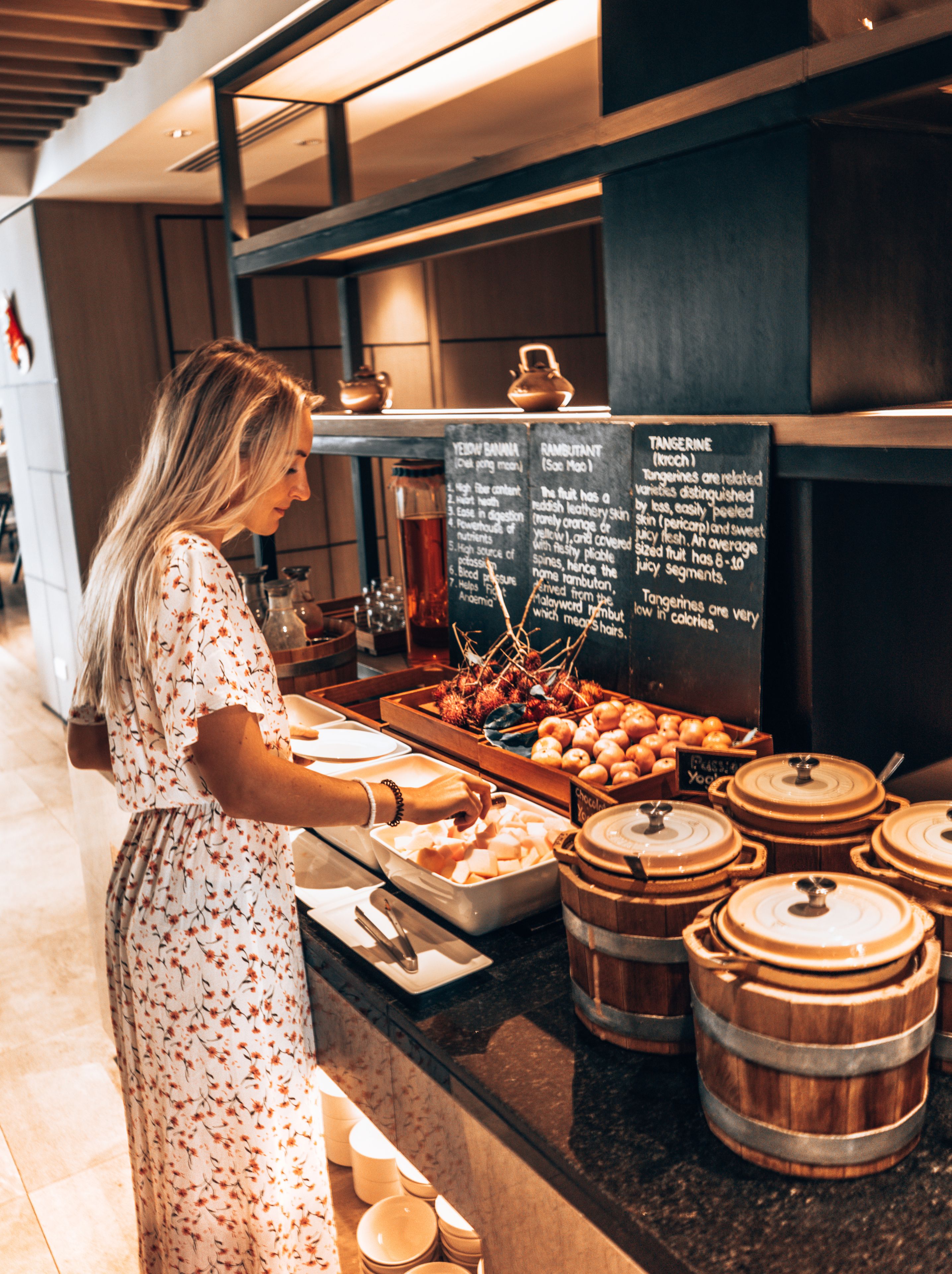 朝食 (ビュッフェ)、毎日提供 (有料)