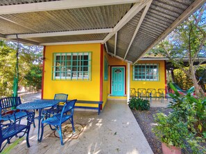 Traditional Cabin | Living area | 32-inch LED TV with cable channels, TV - Hotel Las Catalinas Coronado (Nueva Gorgona)