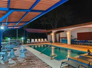 2 piscinas al aire libre