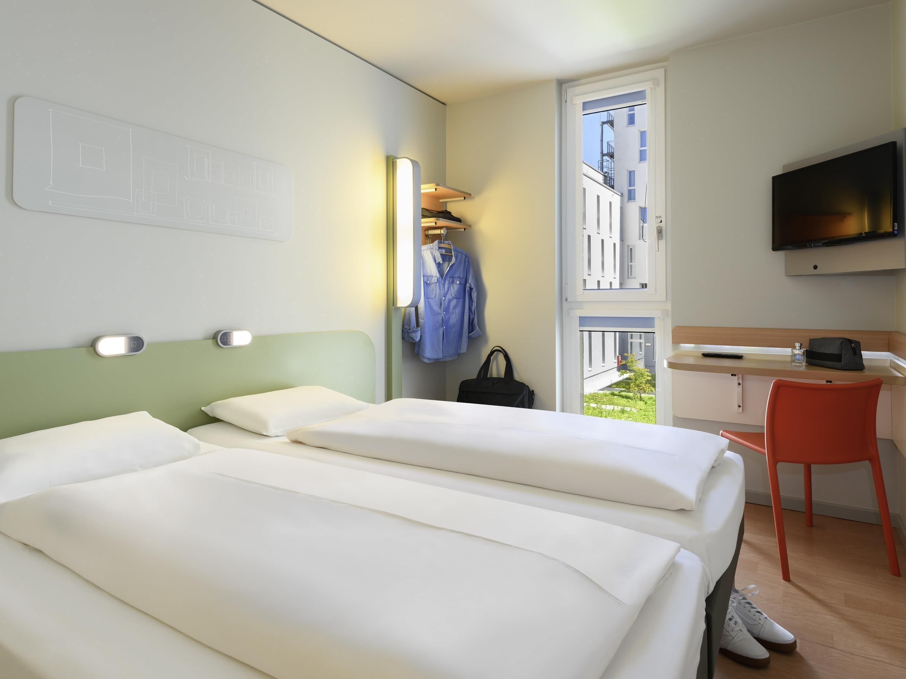 Basic Room, 2 Single Beds, Non Smoking | Desk, blackout curtains, soundproofing, free WiFi