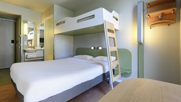 Standardzimmer, 1 Doppelbett | Schreibtisch, Verdunkelungsvorhänge, schallisolierte Zimmer