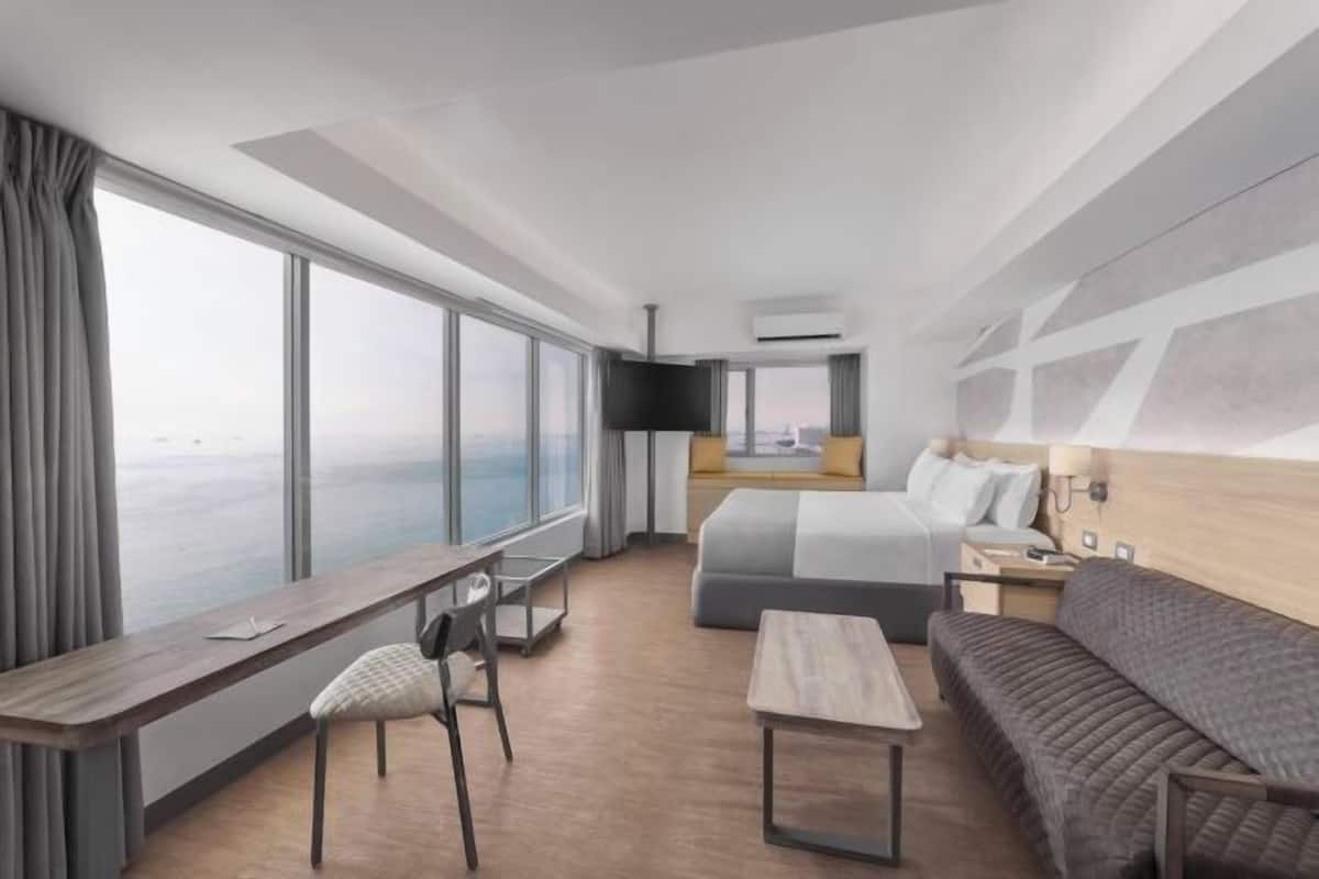 In-room safe, desk, free WiFi, bed sheets