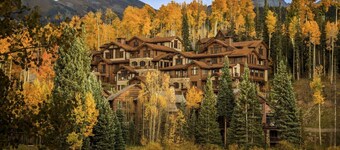 Luxurious Condo - Ski In/Ski Out Access - Close to Gondola - Majestic Views