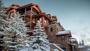 Exterior - Luxurious Condo - Ski In/Ski Out Access - Close to Gondola - Majestic Views (Telluride)