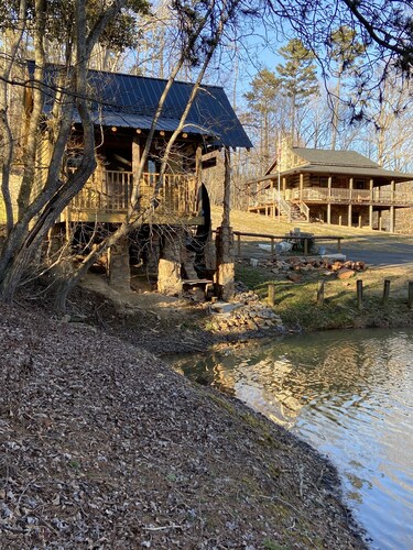 Arbor Lane Cabin-Authentic & viehättävä tucked pois mökki, mutta lähellä kaikkea.