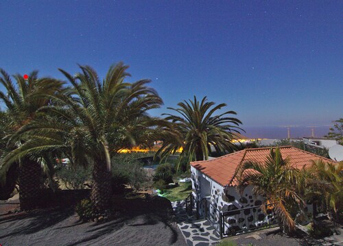 acogedora casa de campo canaria con vistas al mar, puesta de sol y estrellas