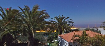 cozy Canarian country house overlooking the sea, sunset and stars