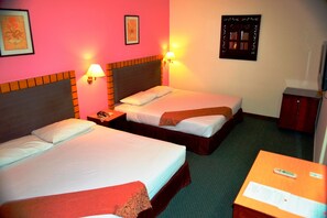Family Room | In-room safe, desk, iron/ironing board, free WiFi - Hotel Caliber Kuala Lumpur (Kuala Lumpur)