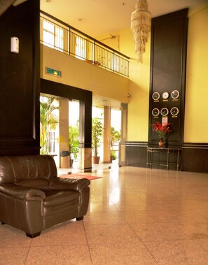 Lobby sitting area - Hotel Caliber Kuala Lumpur (Kuala Lumpur)