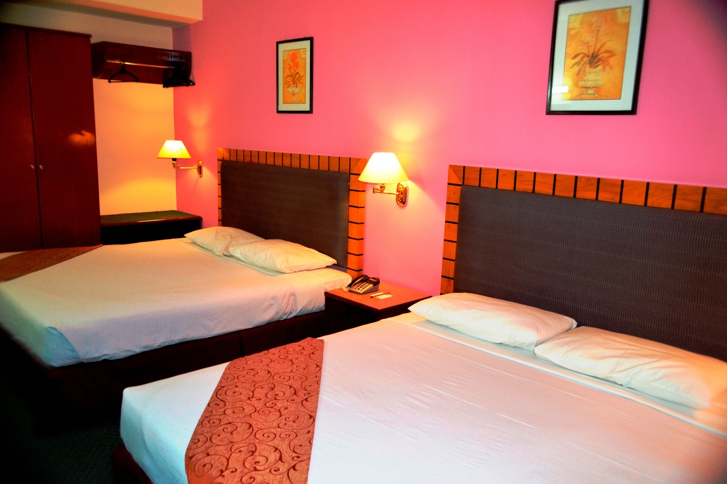 Family Room | In-room safe, desk, iron/ironing board, free WiFi