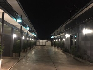 Free self parking - i DUS Resort (Phitsanulok)