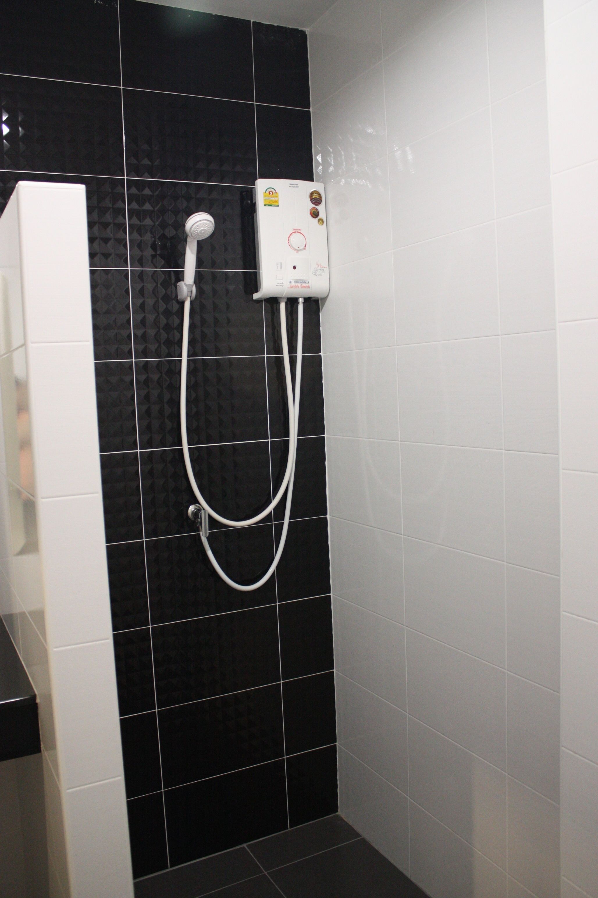 shower, free toiletries, towels