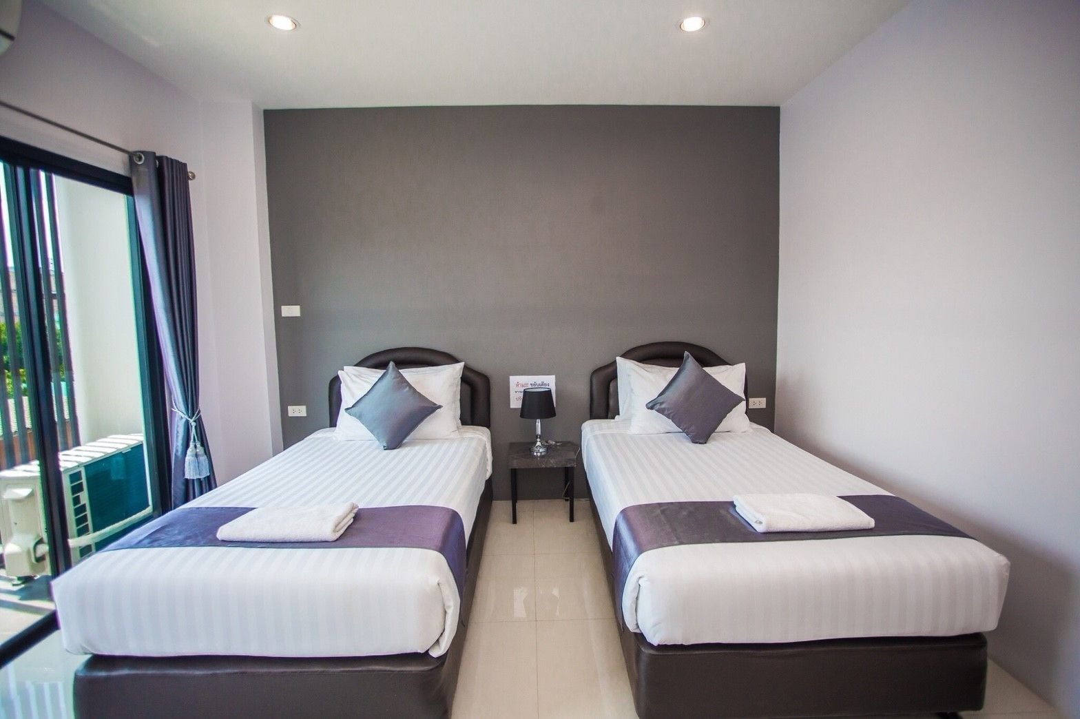 standard twin room | free wifi