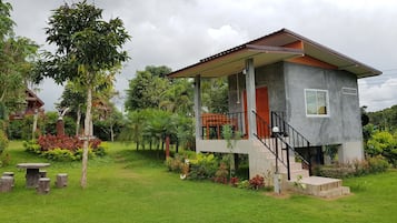 منزل صغير عادي | تجهيزات عازلة للصوت وواي فاي مجانًا