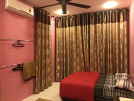 House, 3 Bedrooms | Pemandangan dari bilik