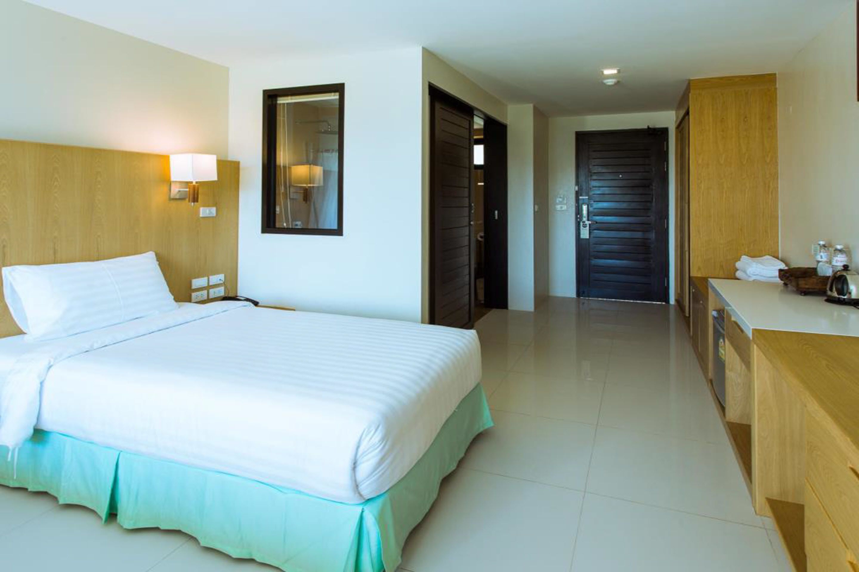 Superior Room with Balcony  | In-room safe, desk, laptop workspace, soundproofing