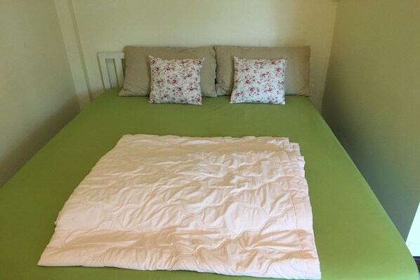 Standard Double Room | Free WiFi - Fon Hostel (Chiang Rai)