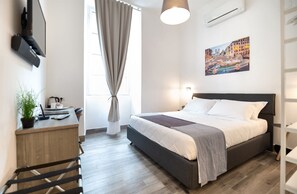 Junior-Studiosuite | Minibar, Zimmersafe, Schreibtisch, schallisolierte Zimmer