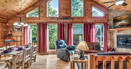 Authentic Log Cabin • Pool Table • Near Dollywood • Easy Access