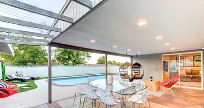 NEW! MID CENTURY LUXURY- AWARD WINNER- GAME ROOM/POOL 1ml to STRIP VIRTUAL TOUR