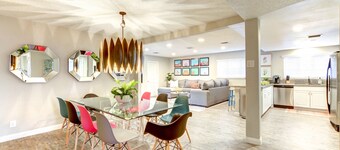 NEW! MID CENTURY LUXURY- AWARD WINNER- GAME ROOM/POOL 1ml to STRIP VIRTUAL TOUR