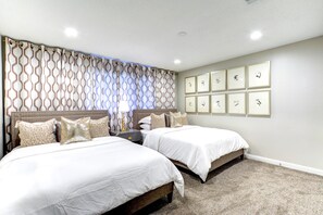 3 habitaciones, tabla de planchar con plancha, wifi y ropa de cama 