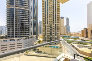 DHH - Reasonably Priced For 1 Bed Botanica Dubai Marina | Balkongutsikt