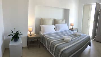 Deluxe-Doppelzimmer | Betten mit Memory-Foam-Matratzen, BĂŒgeleisen/BĂŒgelbrett