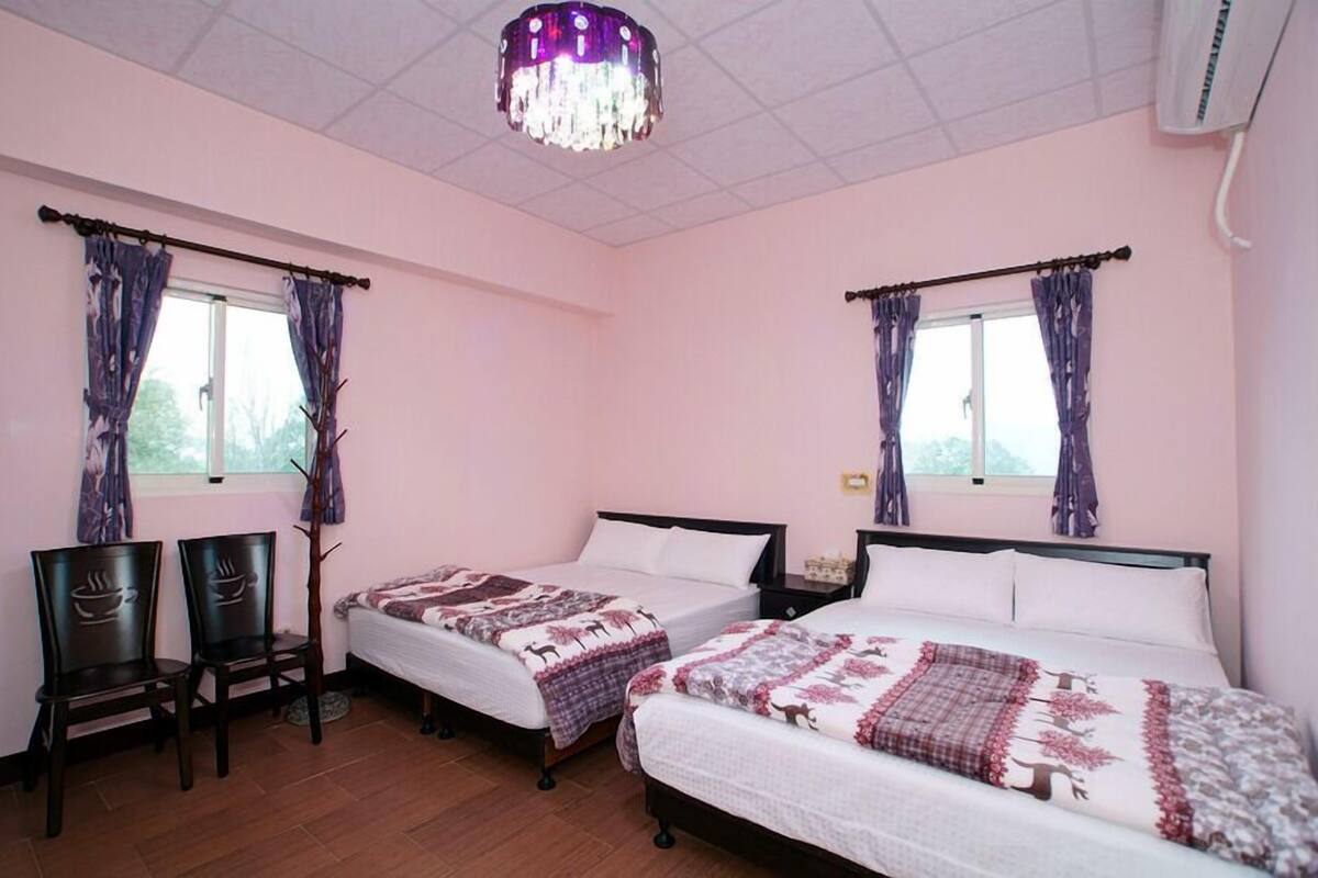 Standard Quadruple Room (Ginger) | Desk, soundproofing, free WiFi