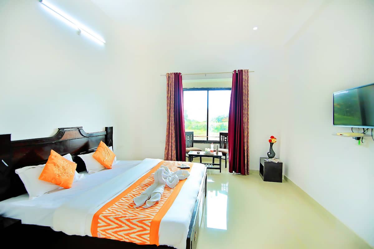 Lake View Suite Room | 고급 침구, 책상, 암막 커튼, 간이 침대