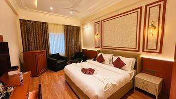 Premium Room | Frette Italian sheets, premium bedding, Select Comfort beds