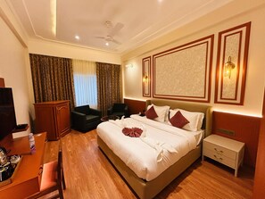 Premium Room | Frette Italian sheets, premium bedding, Select Comfort beds - Hotel Kamal Palace (Jalandhar)