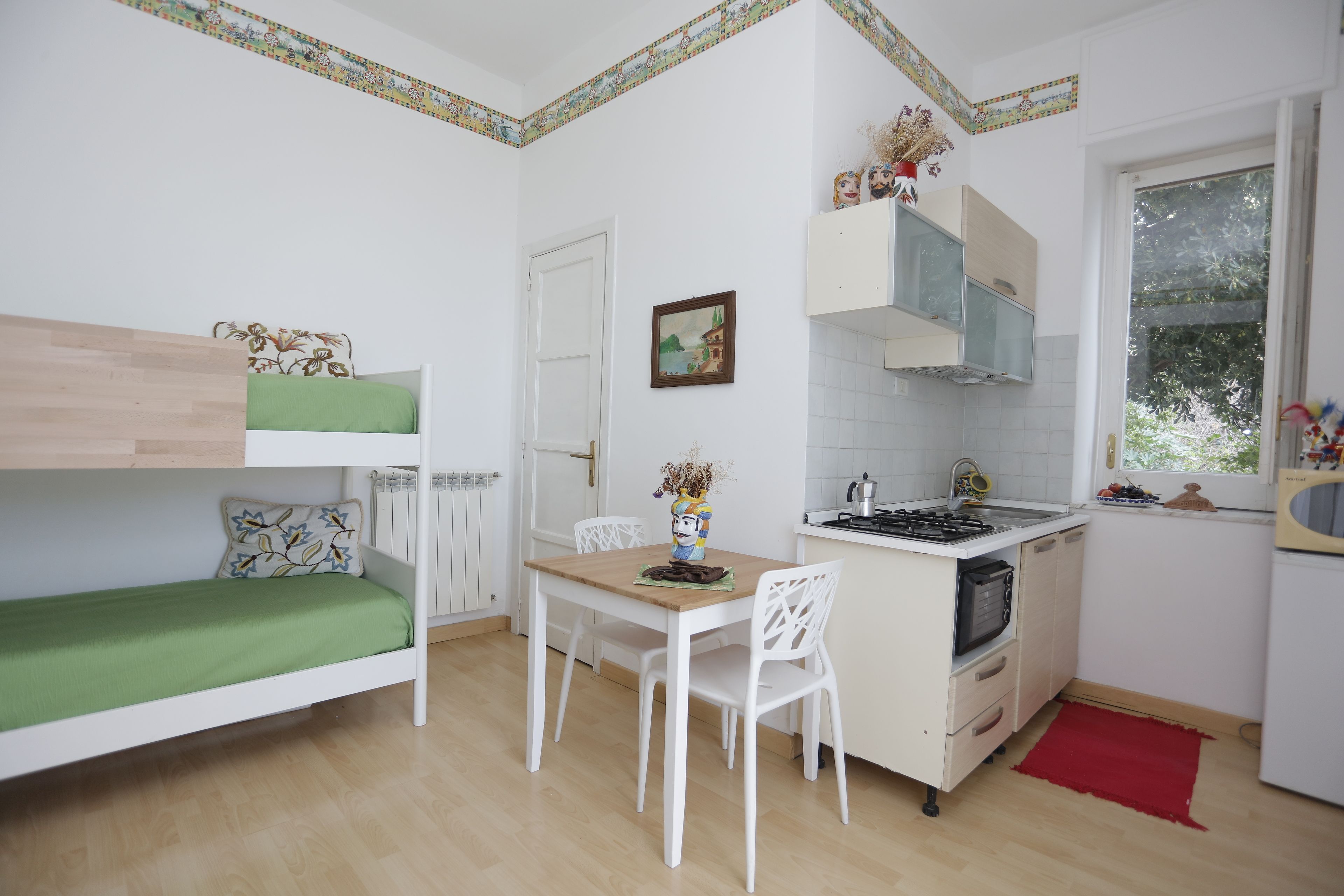 Căn hộ có tầm nhìn toàn cảnh | Bộ đồ giường cao cấp, bàn, khu vực làm việc phù hợp cho laptop 