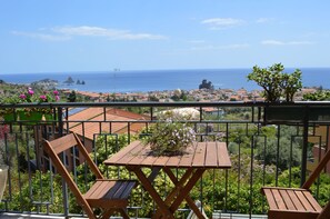 Phòng đôi tiện nghi đơn giản, quang cảnh biển | Ban công